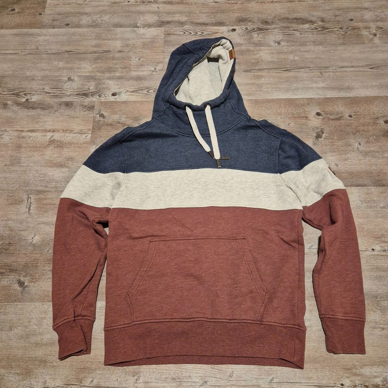 Pullover & Sweatshirts: Sweatshirt – Gebraucht aus Porrentruy von Nos_petites_affaires