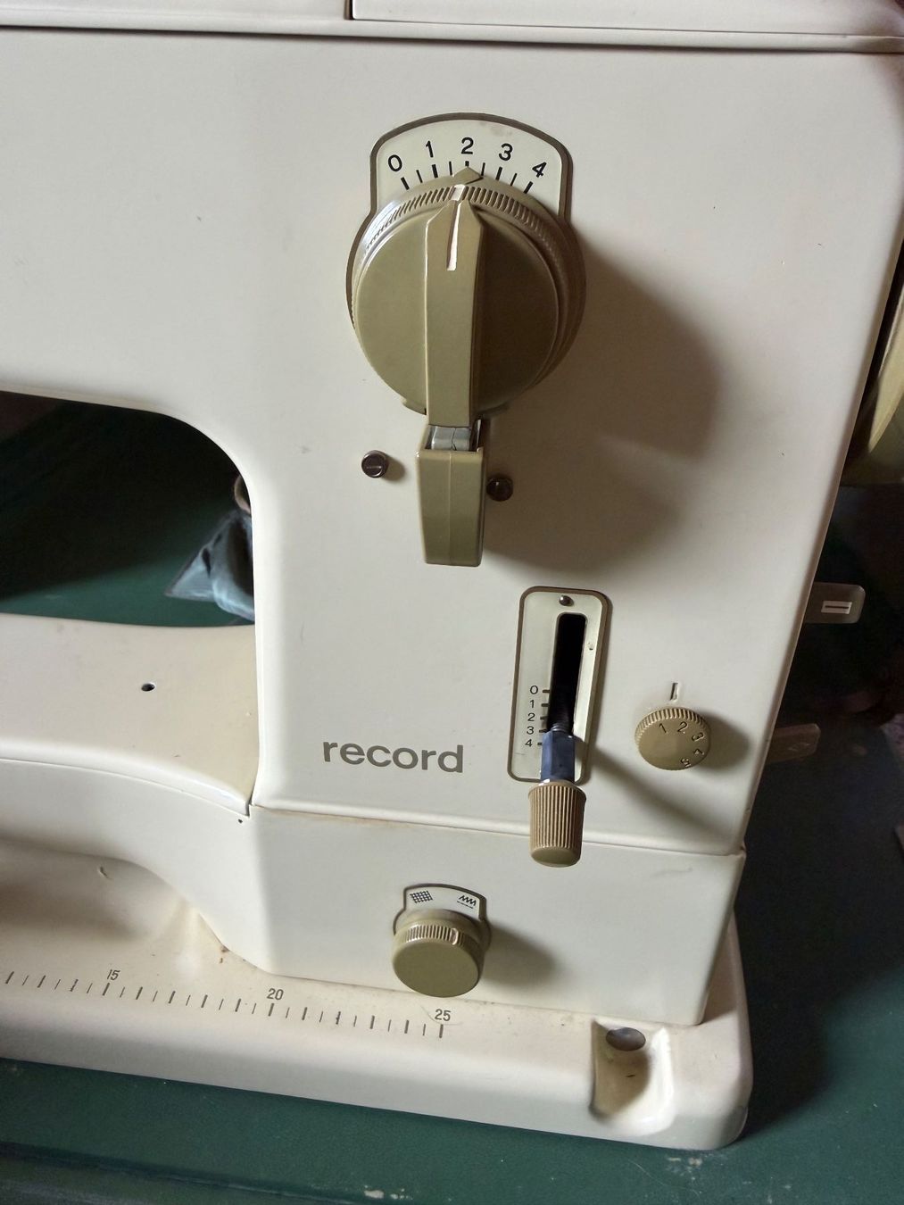 Bernina Macchine da cucire: Nähmaschine Bernina – Usato da Kappelen venduto da geco3 2