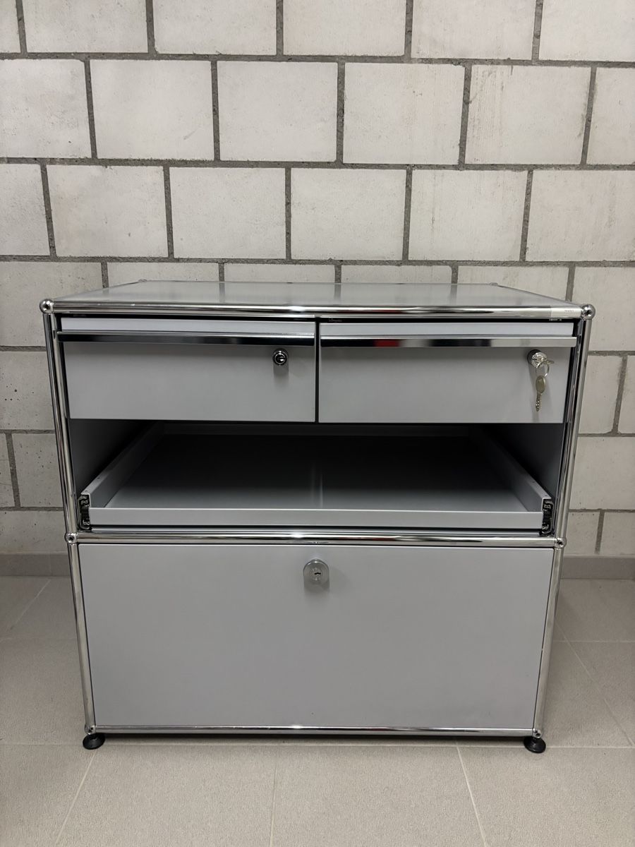 USM Cassettiere: USM Haller Multifunktionsmöbel, Lichtgrau, top Zustand! – Usato da Bolligen venduto da Kastanienmann 1
