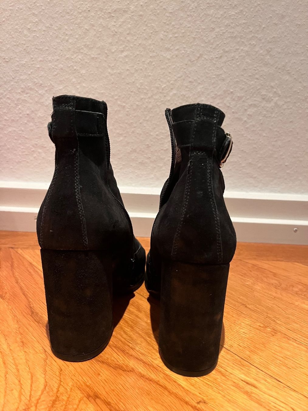 Scarpe da donna: Stiefeletten Nero Gisrdini Gr. 38 – Usato da Zürich venduto da Ksenia_RBR 2