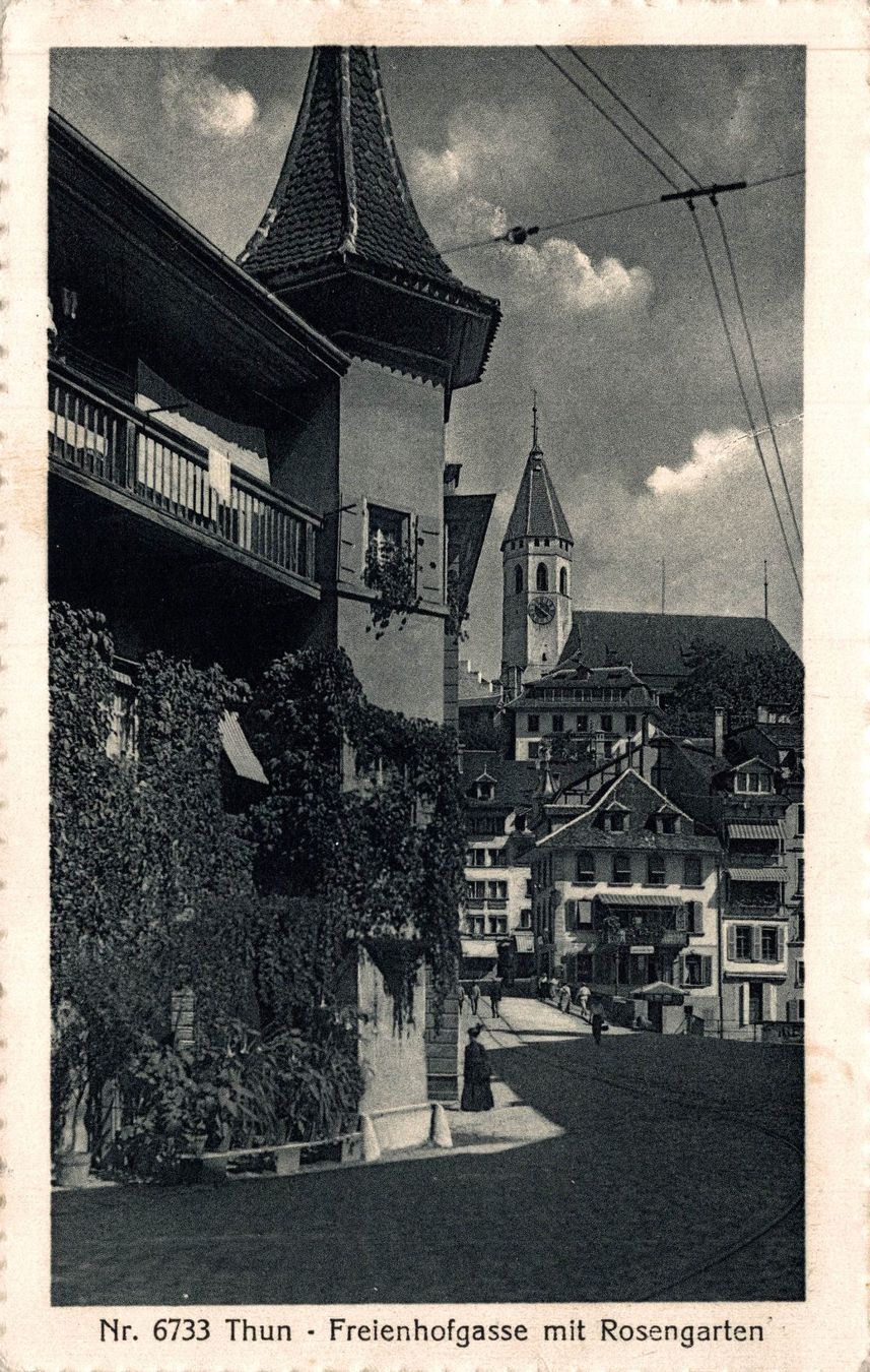 Cartoline postali: Thun - Freienhofgasse mit Rosengarten – Usato da Bronschhofen venduto da Astore