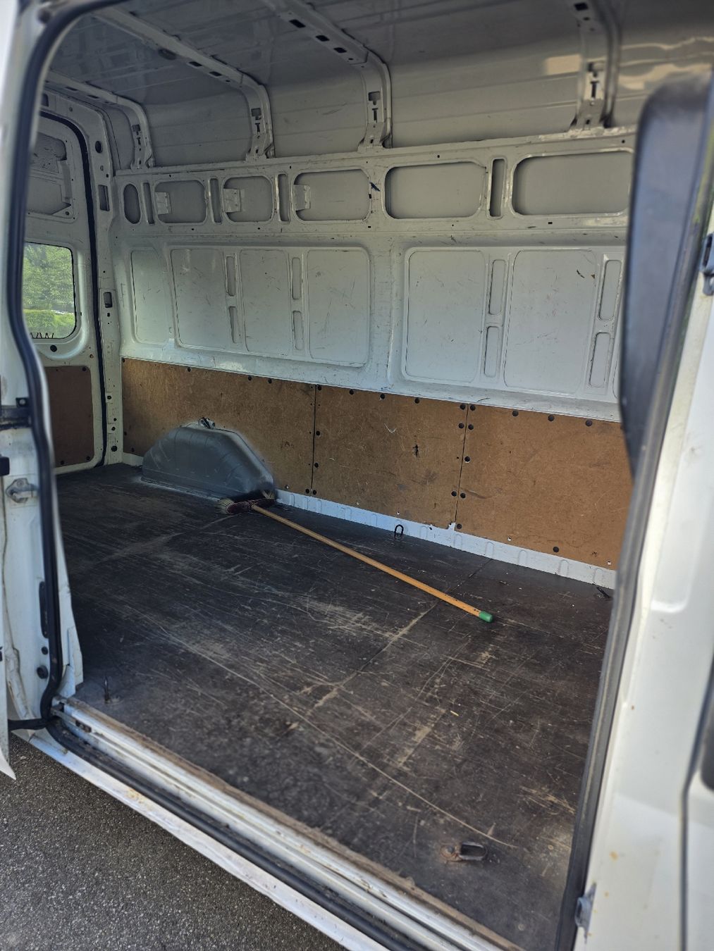 Ford Nutzfahrzeuge: Ford Transit Nutzfahrzeug, 207'087km, – Gebraucht aus Wald ZH von ize_7dsy 6