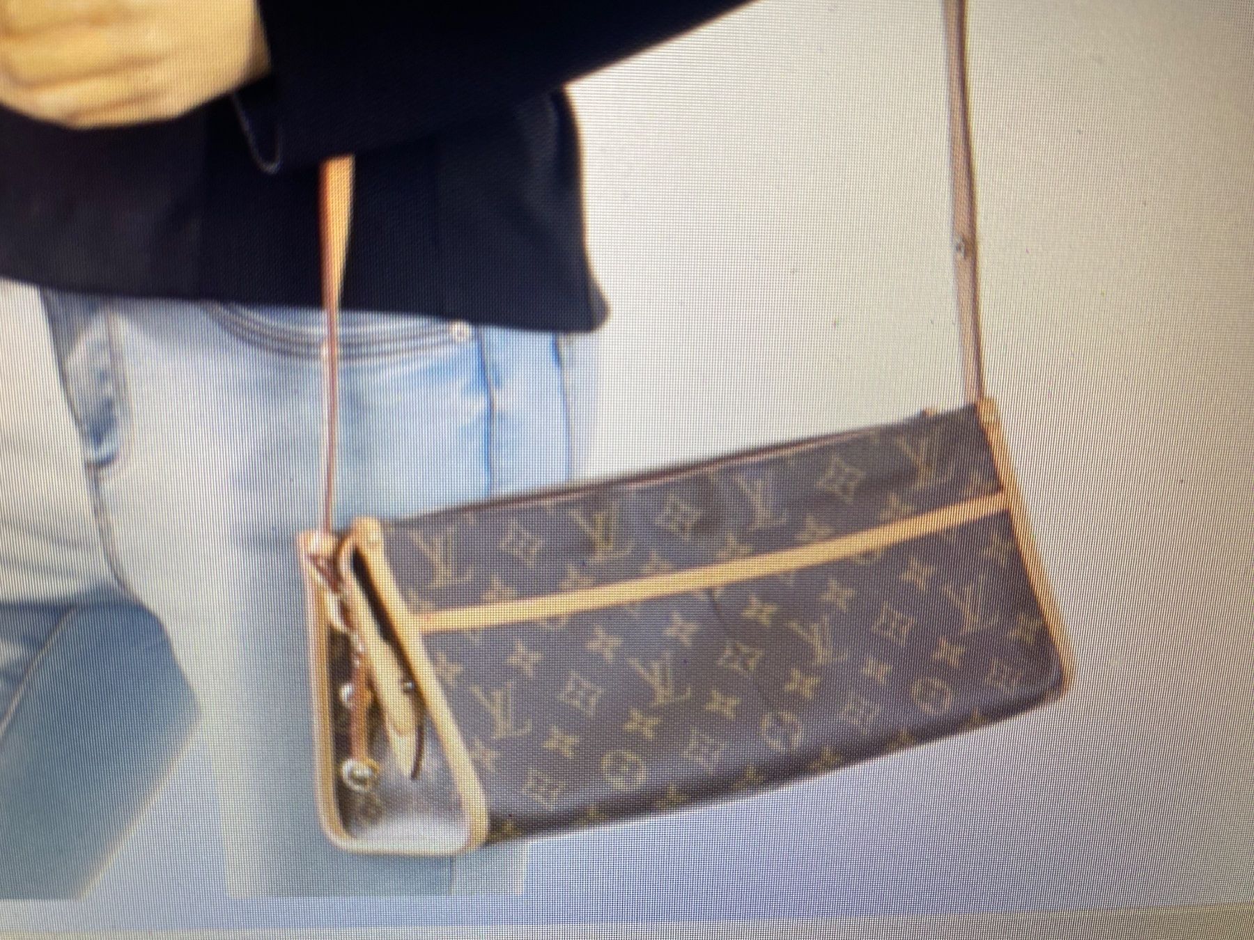 Louis Vuitton Taschen: LOUIS VUITTON Popincourt Long Monogram Canvas, 30x15cm – Neu (gemäss Beschreibung) aus Winkel von ferrari2022