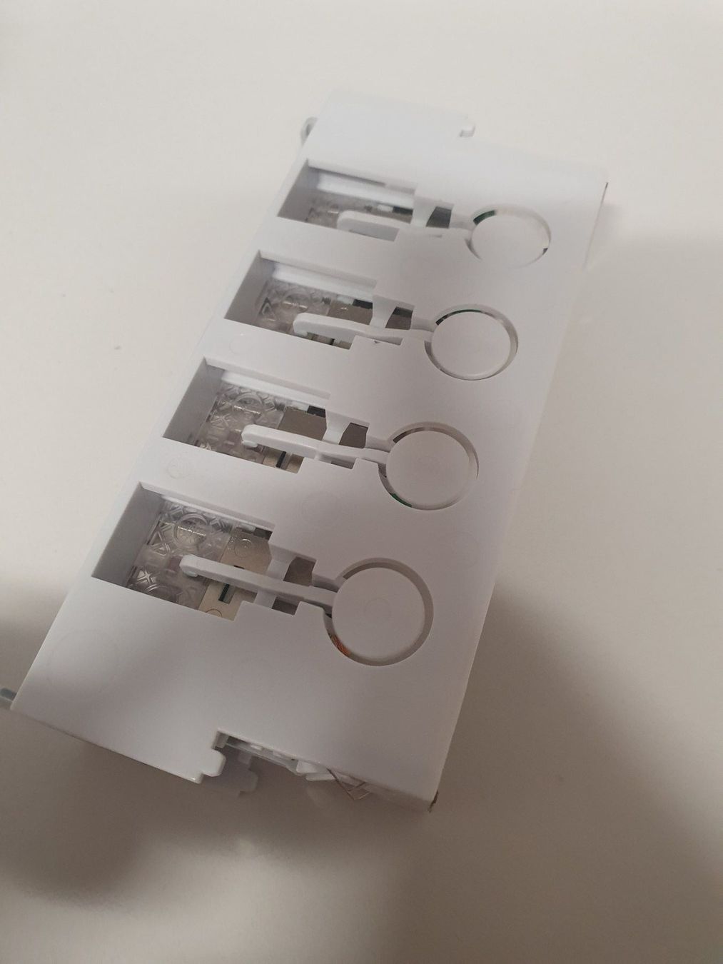 Racks & Cavalletti: Anschlussmodulträger Global Patchpanel R&M R+M R35402 Cat6a – Usato da Zürich venduto da eymen20 3