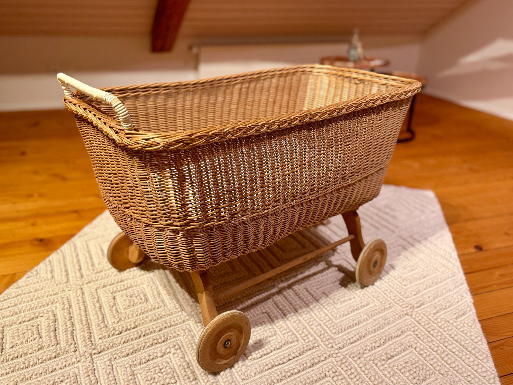 Culle: Vintage-Stubenwagen auf Rädern – Usato da Oberembrach venduto da VickyL 5