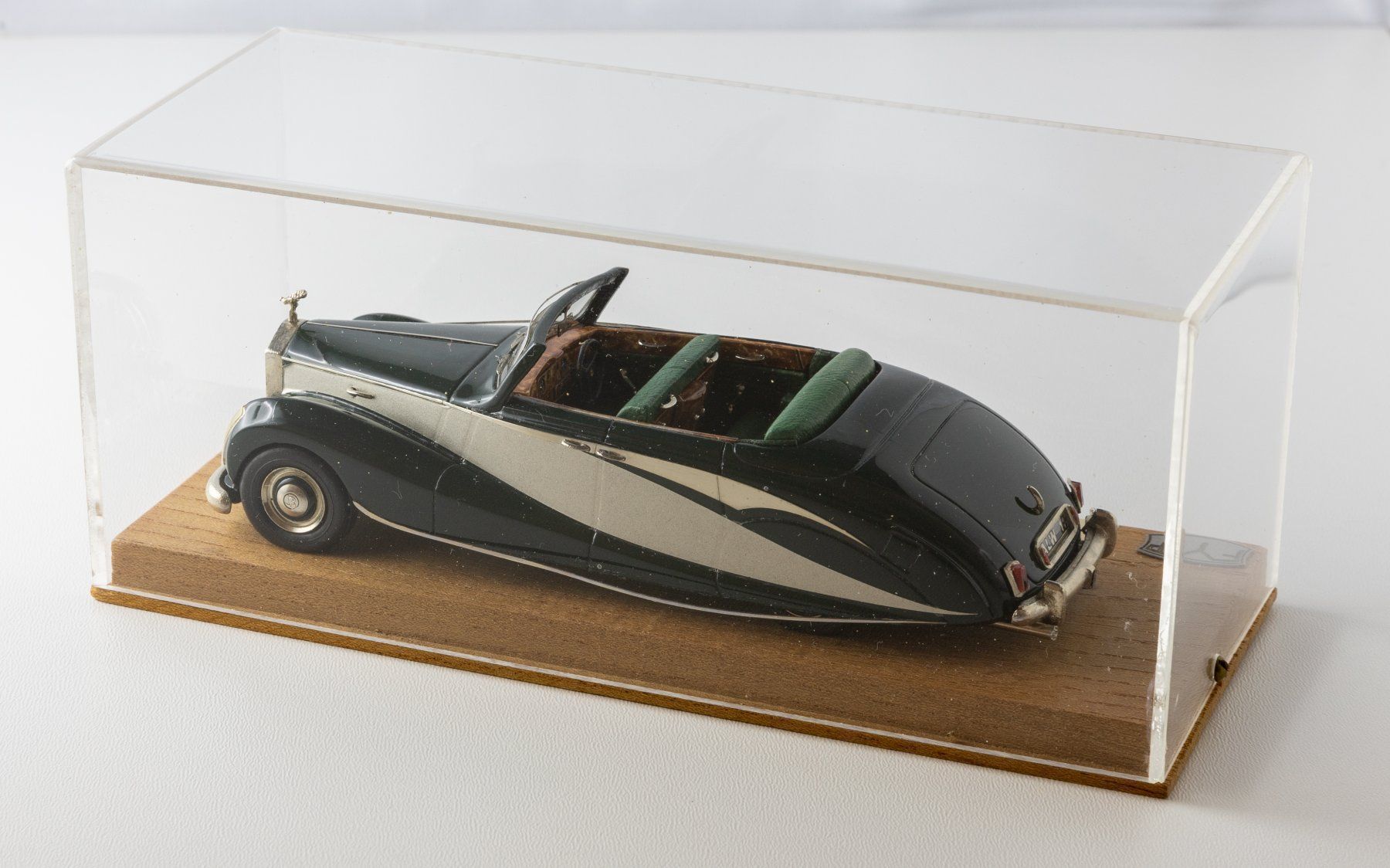 Rolls Royce Modellautos: FYP Rolls Royce Siver Wraith "Nubar Gulbekian" 1/43 – Gebraucht aus St. Pantaleon von pantaleon62 4