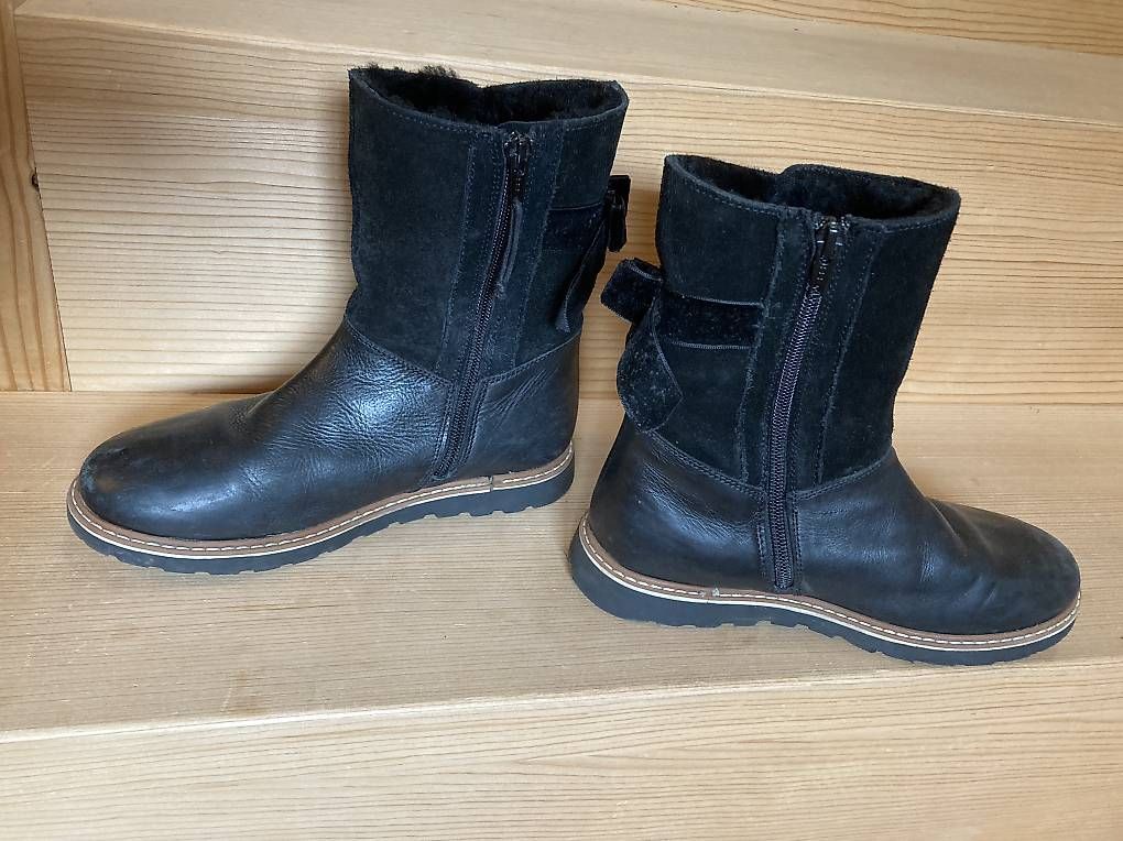 Schuhe für Mädchen: Schwarze gefütterte Stifel Gr.35 – Gebraucht aus Brunnadern von Bumlebee 2