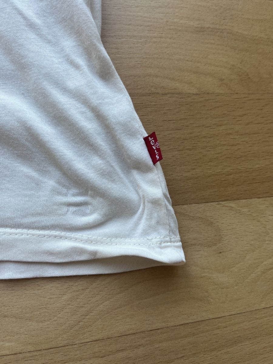 Levi's T-Shirts: T-Shirt Levi's Grösse S – Neu (gemäss Beschreibung) aus Kaltenbach von happysunshineee 3