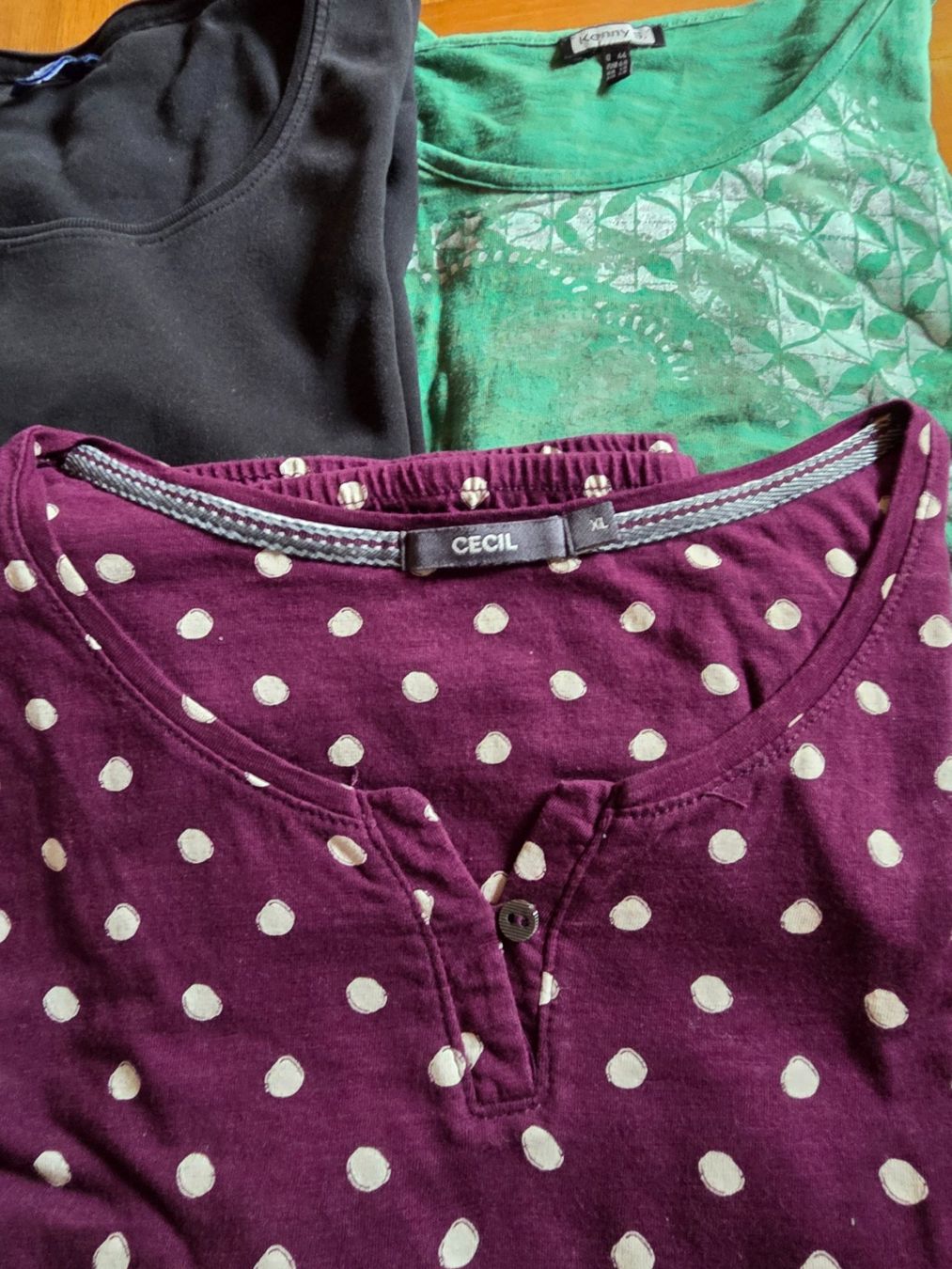 Cecil T-shirt: tshirt 4 cecile, 1x kenny s – Usato da Winterthur venduto da chimischimi 3