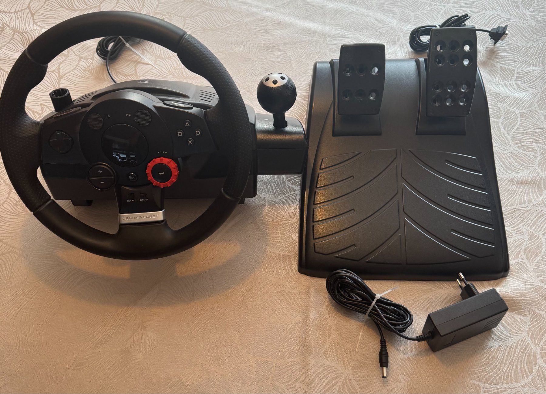 Logitech Controller: Logitech Driving Force GT volant + pédalier PS3/PC – Usato da L'Orient venduto da dav_8slp