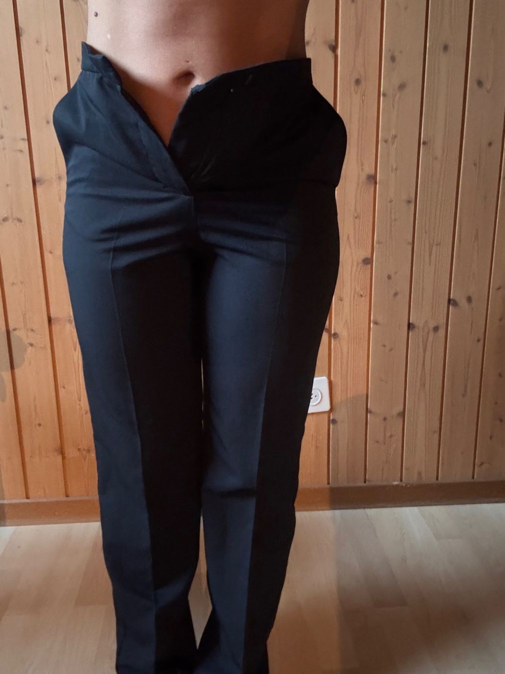 Mango Pantaloni: Mango Casual Hose – Usato da Jegenstorf venduto da vanisaem 2
