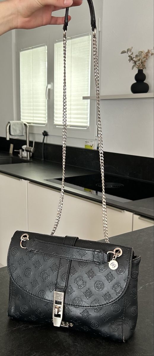 Guess Borse da donna: Guess Handtasche – Usato da Wolfhausen venduto da Nihei 2