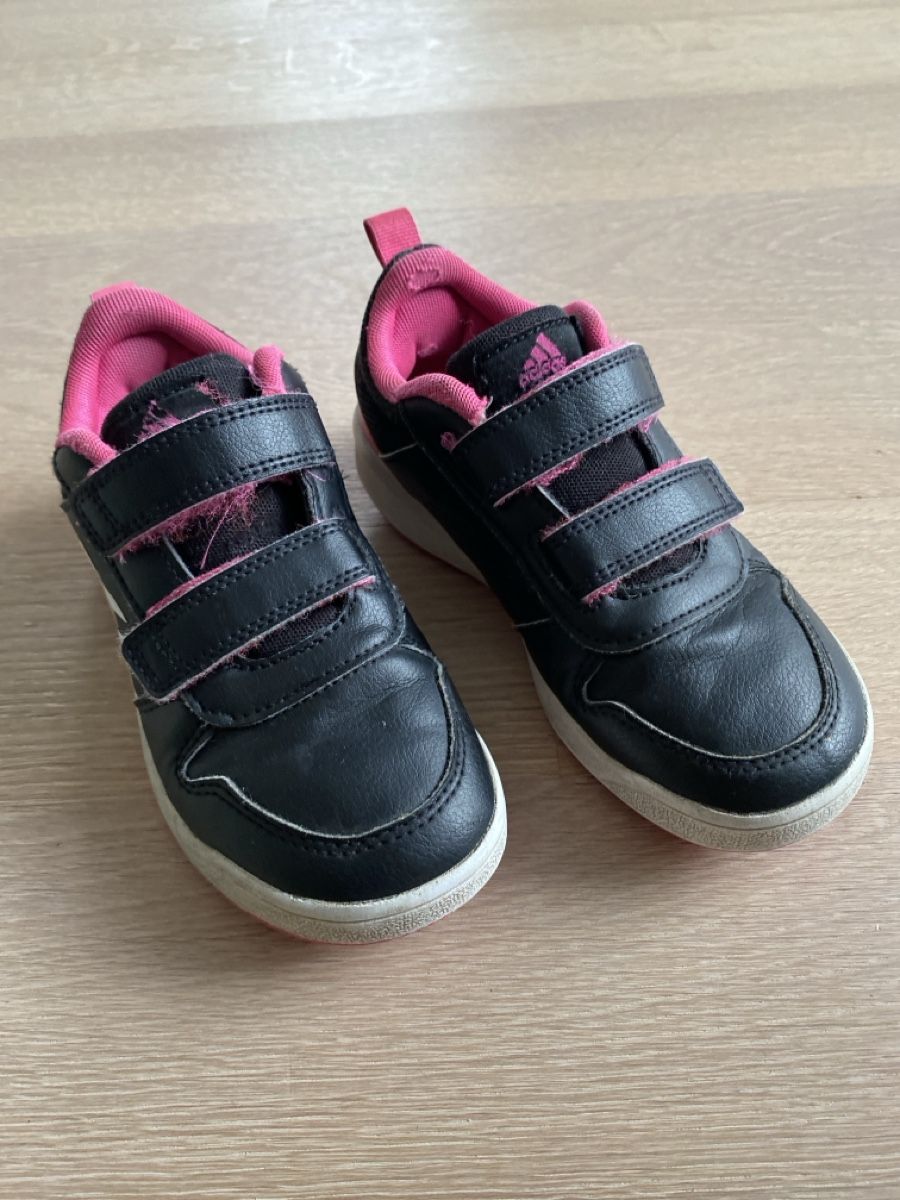 Adidas Scarpe per ragazze: Adidas Schuhe - Gr. 29 – Usato da Hergiswil NW venduto da mar_js5v