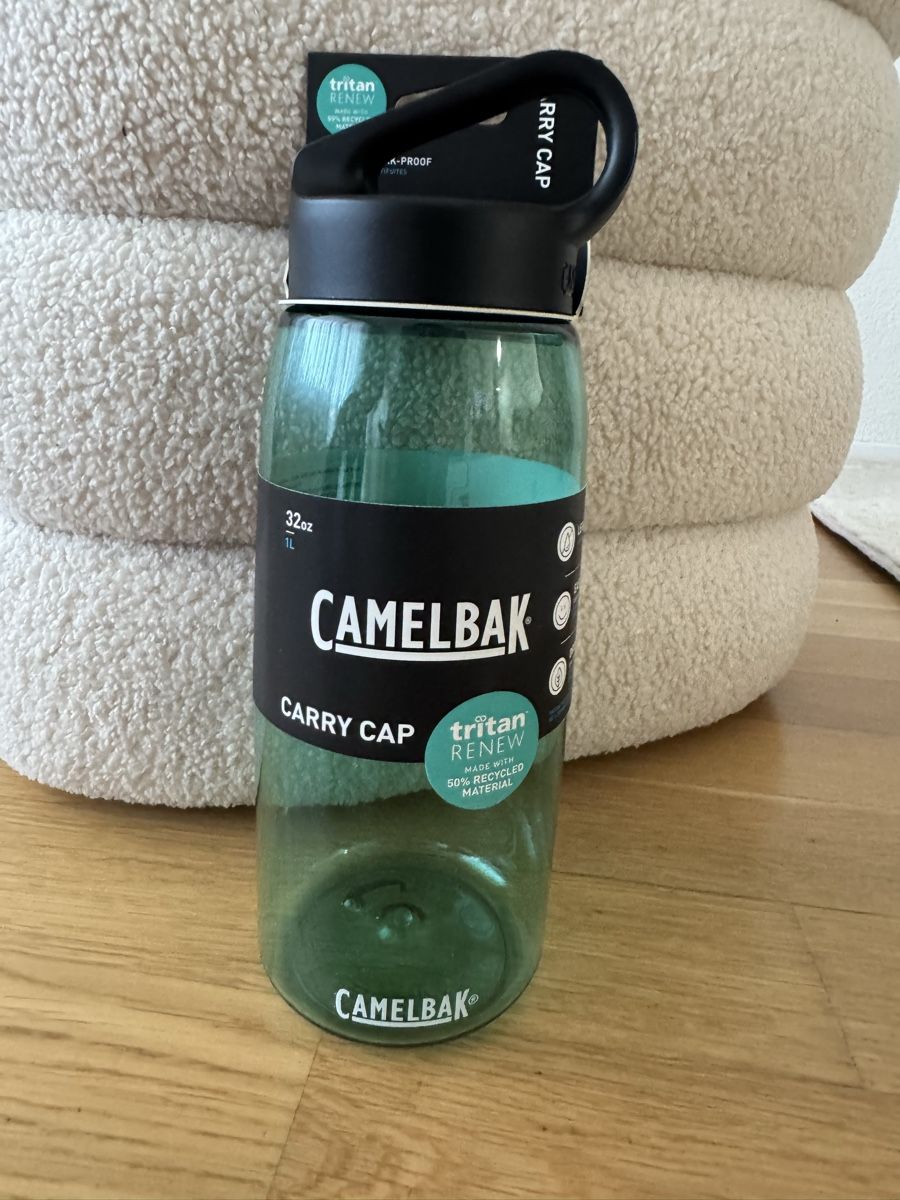 Camelbak Borracce & Thermos: Camelbak Trinkflasche, Carry Cap, NEU! – Nuovo e nell'imballaggio originale da Hagendorn venduto da faata01