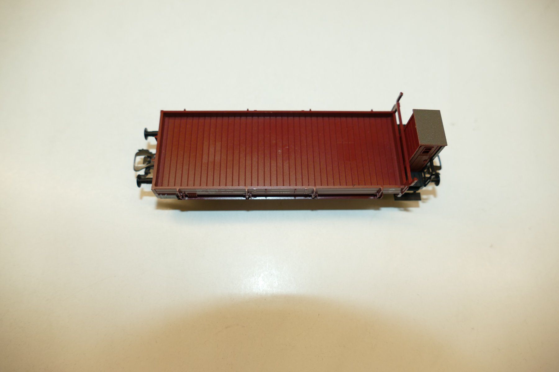 Fleischmann Modelleisenbahnen: Fleischmann H0: DR Flachwagen mit Bremserhaus – Neu (gemäss Beschreibung) aus Niederhasli von rail-duerst 5