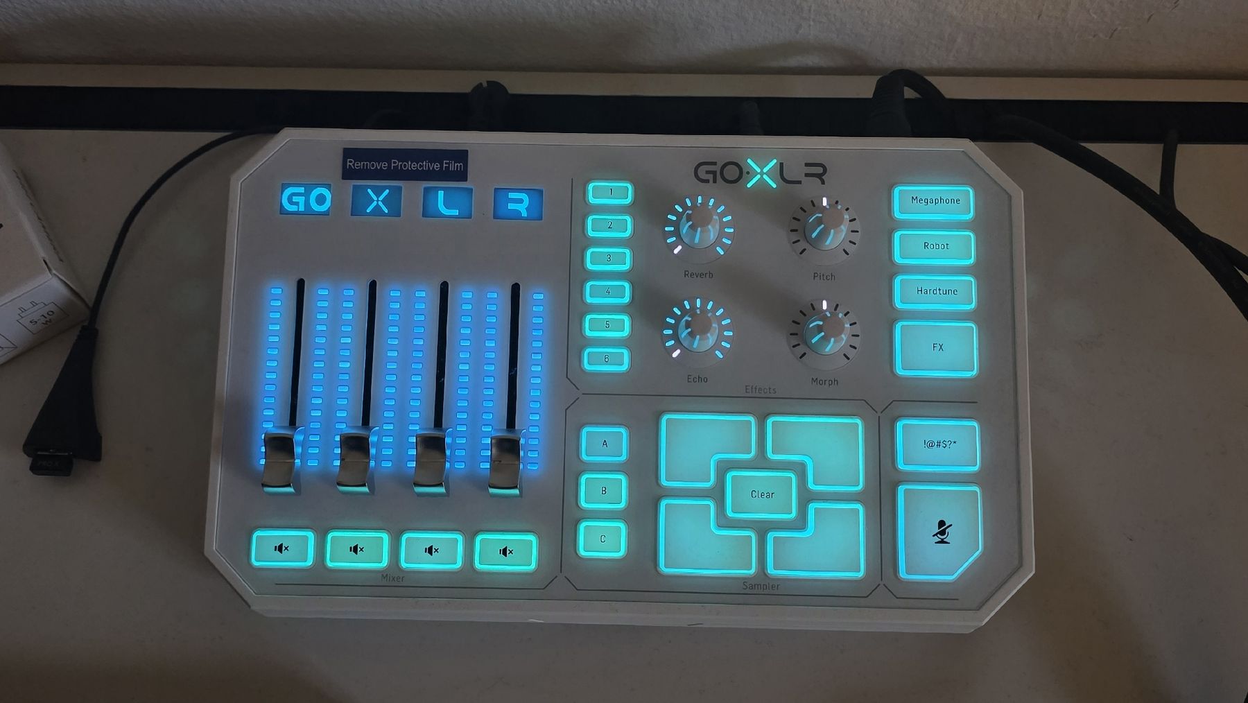 TC Helicon Platines de mixage: TC Helicon GoXLR | Neuwertig!! – Neuf (Voir description) à Winterthur par Paris-Casanova 2