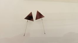 Orecchini a perno con triangolo color argento (bigiotteria)