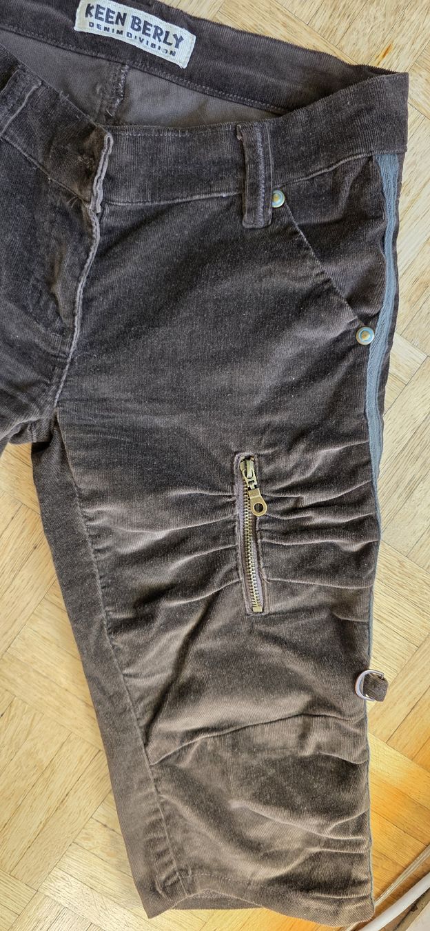 Pantaloni: Bermuda/pantalon 3/4 taille 36 Brun/marron – Usato da Yverdon-les-Bains venduto da van_dq65 4
