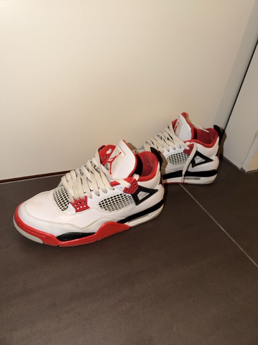 Jordan Herrenschuhe: Air Jordan 4 Red White Sneakers size 40 – Gebraucht aus Wabern von Teemuli