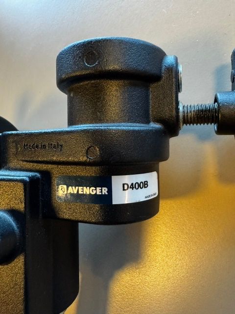 Sonstige Dekorationen & Accessoires: Support double Avenger D400B pour studio occasion – Gebraucht aus Esmonts von moh_5rl9 1