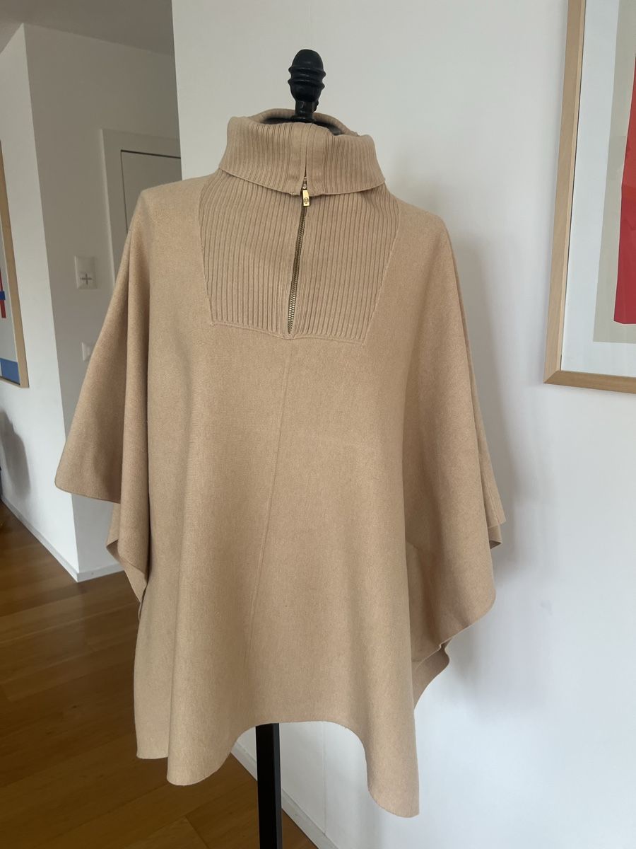 Massimo Dutti Autres vêtements femmes: Massimo Dutti Poncho  – D'occasion à Thalwil par sonrisa55