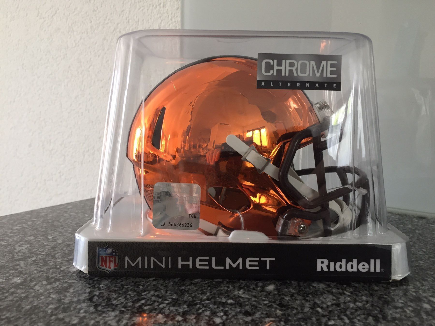 NFL Abiti antichi: Cleveland Browns Mini Helmet Chrome – Nuovo e nell'imballaggio originale da Muttenz venduto da US_Sport_Schweiz