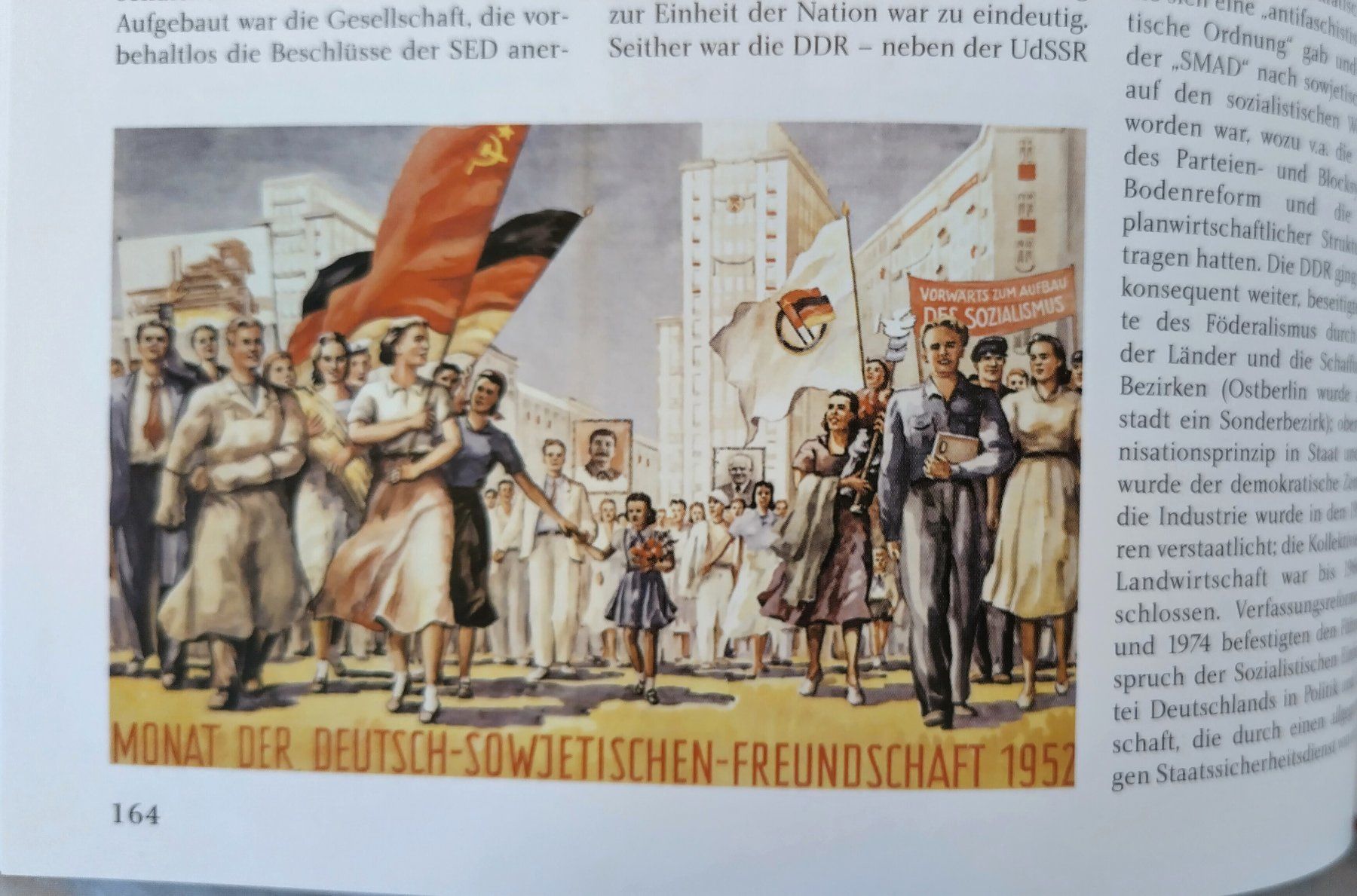 Libri: Die DDR - Eine Chronik Deutscher Geschichte / Buch 2003 – Usato da Bellach venduto da JingleJerry 7