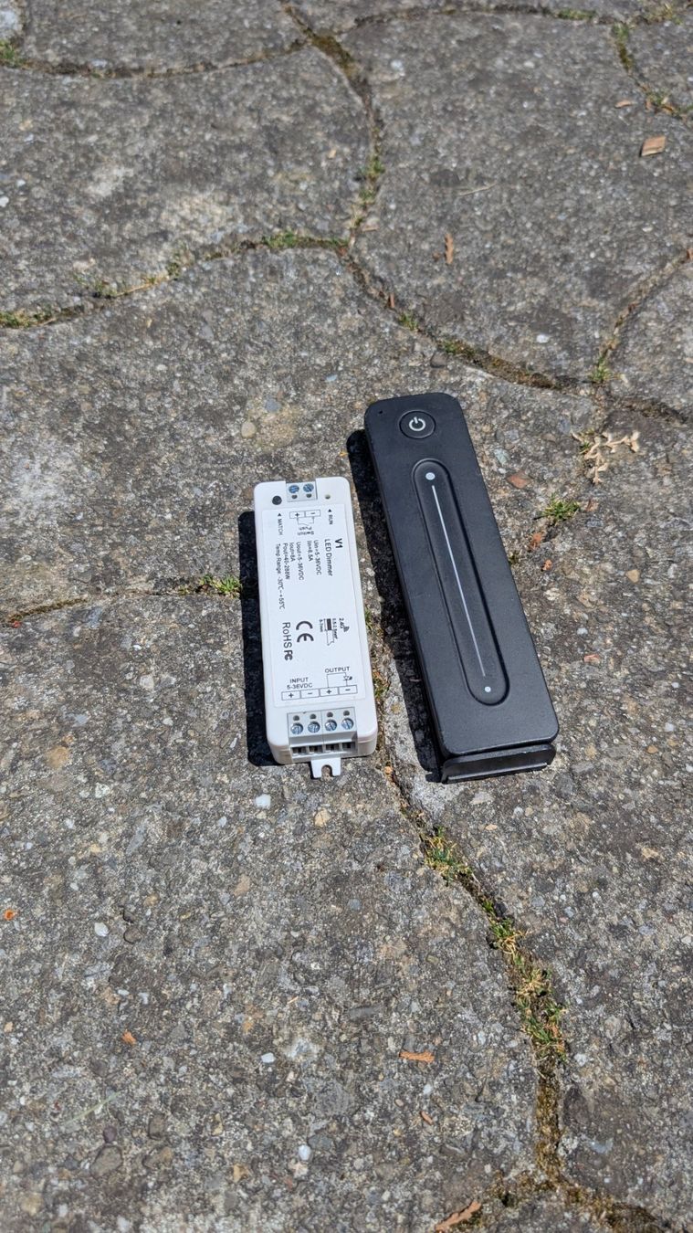 Componenti elettronici: LED Dimmer mit Fernbedienung – Usato da Münchenbuchsee venduto da heinz-5