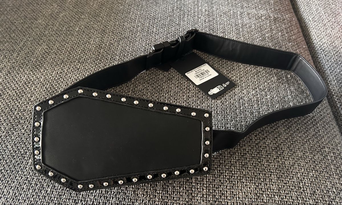 Killstar Taschen für Damen: Killstar Sealed in a Coffin Bag – Neu und originalverpackt aus Auslikon von Trollkjerring