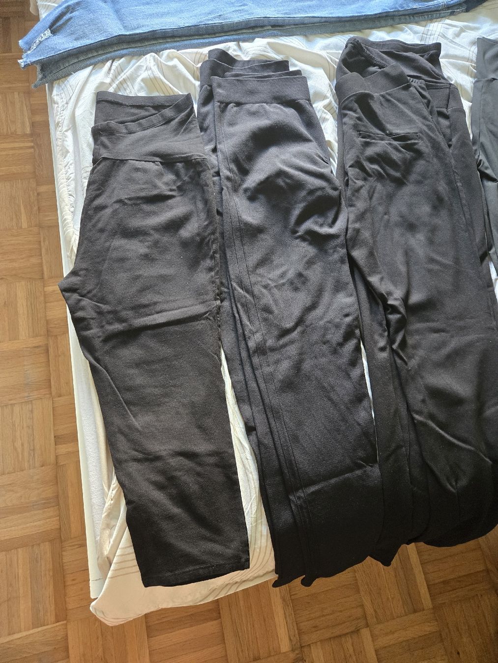 Lotti di vestiti: Kleiderpaket Schwangerschaftsmode – Usato da Greifensee venduto da Asti8 4
