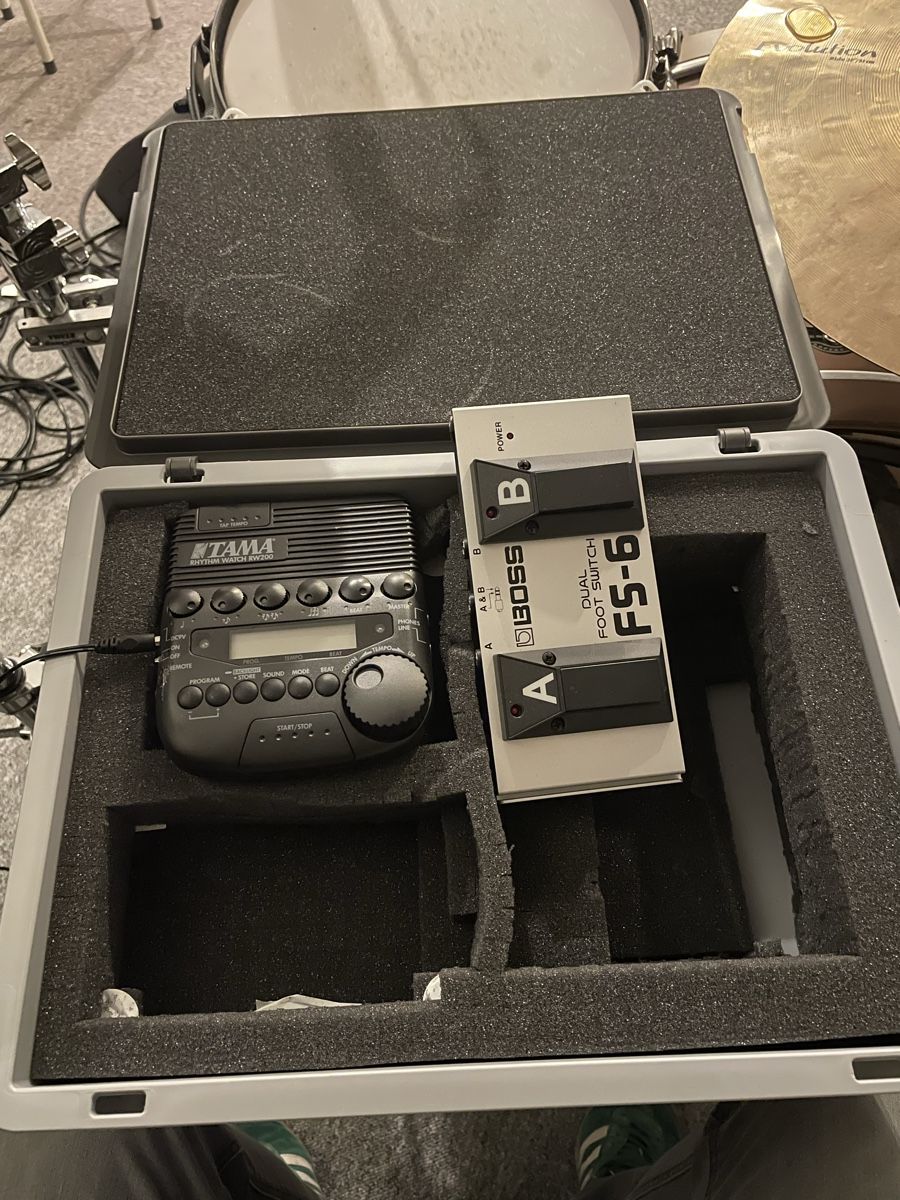 Strumenti musicali: Boss FS6 / Tama RW 200 – Nuovo (secondo la descrizione) da Oberembrach venduto da Domi-1983