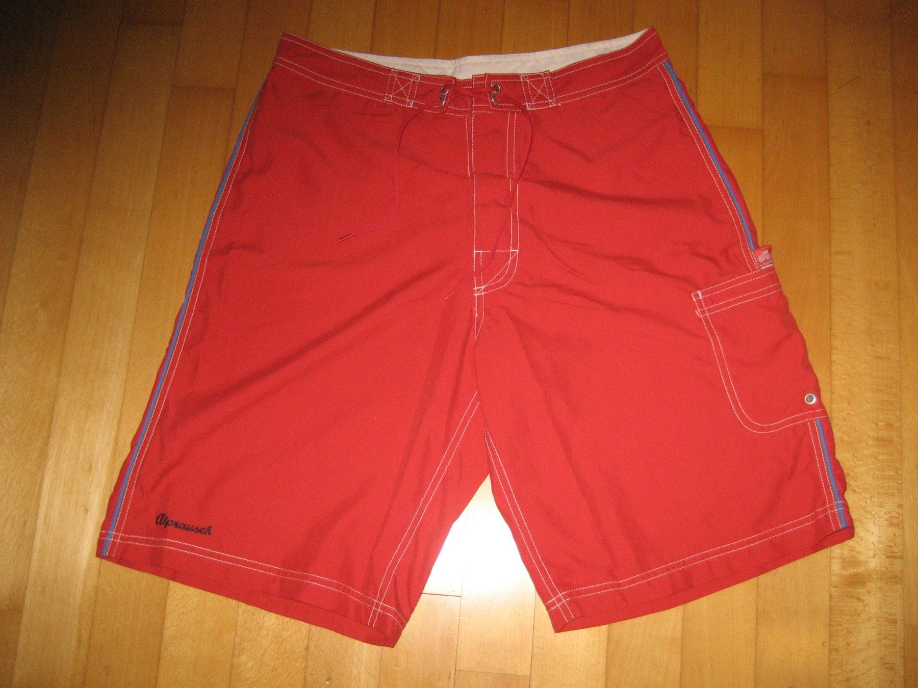 Alprausch Pantaloni: Alprausch Badehose Shorts – Usato da Unterengstringen venduto da Olifant4