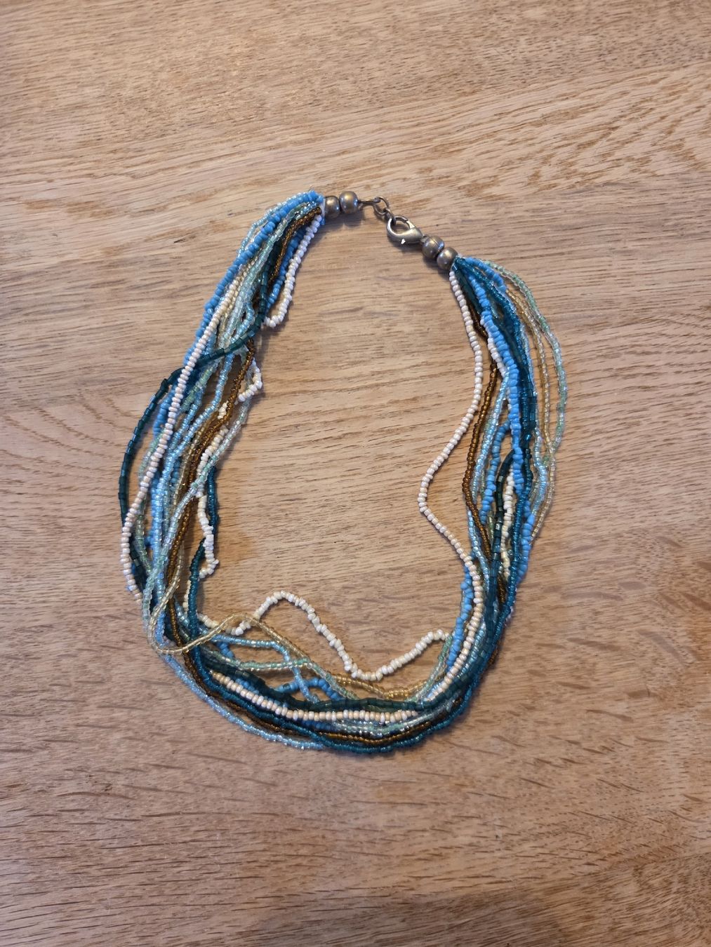 Catenine: Collier multi-rangs perles bleu et blanc, occasion – Usato da Ste-Croix venduto da jaune78