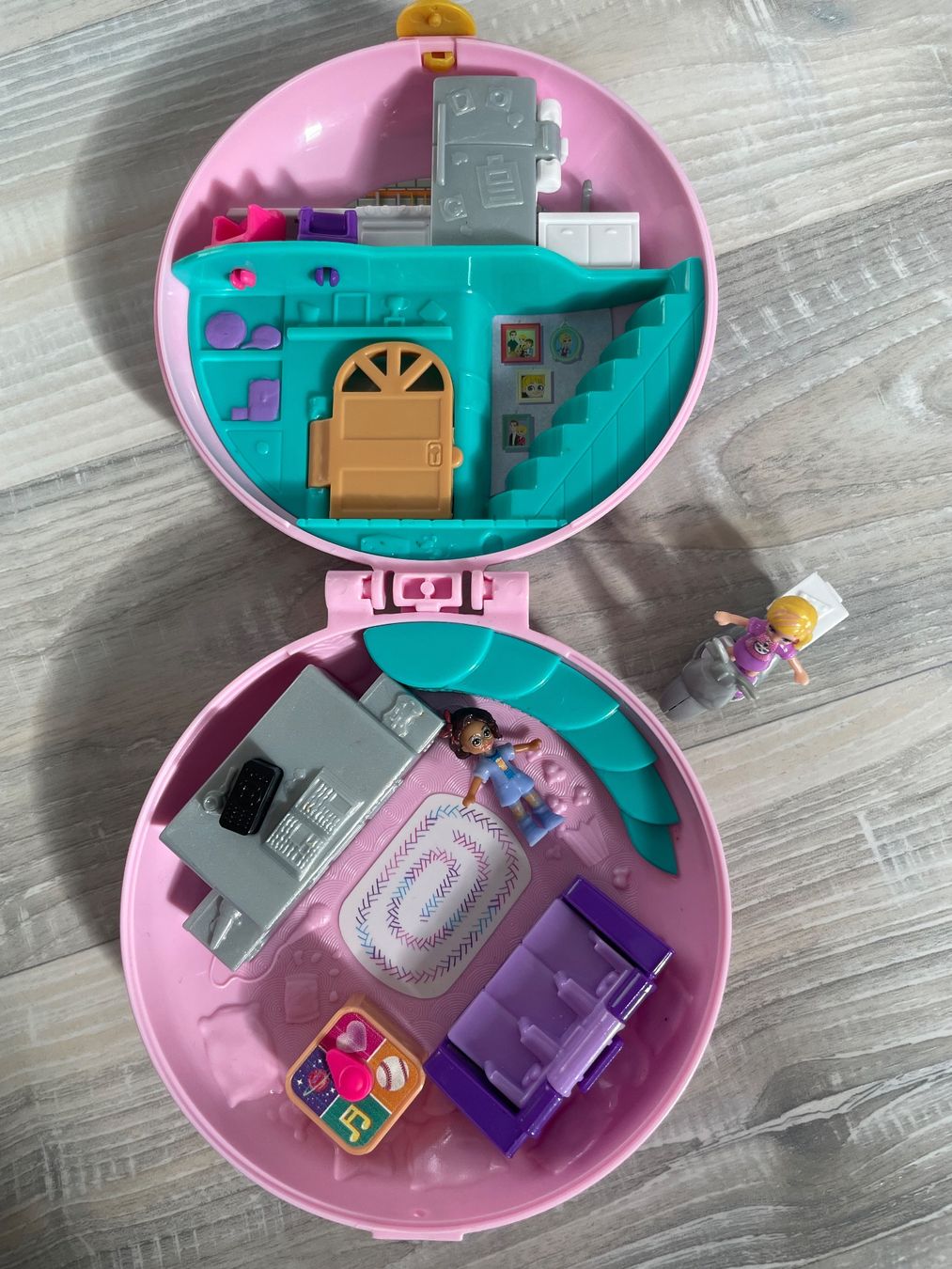 Polly Pocket Carillon: Polly Pocket Schatulle Donut Pyjamaparty – Usato da Hellikon venduto da Giojo 1