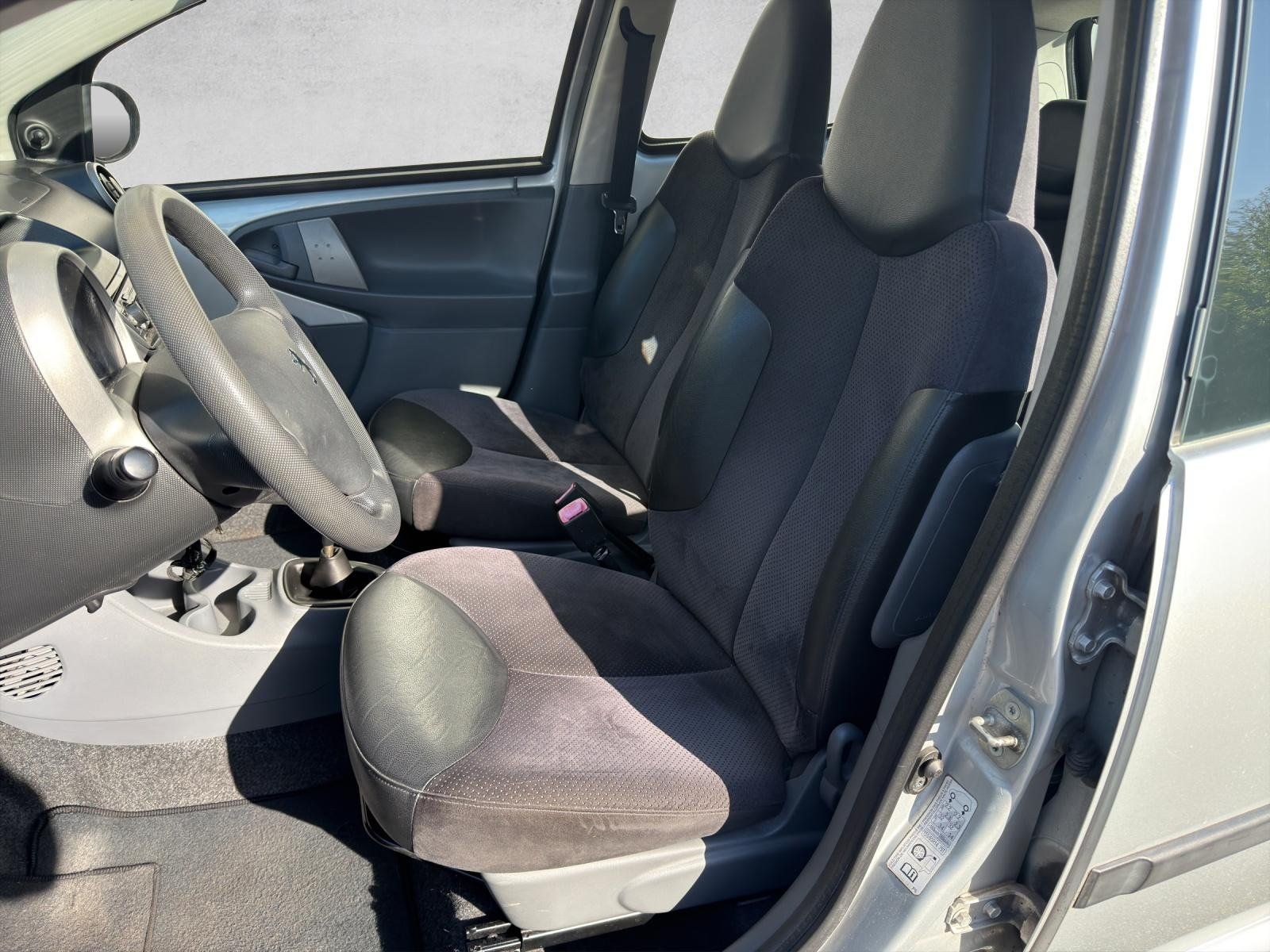 Peugeot Automobili: Peugeot 107 1.0i black&silver Edition – Usato da Tägerwilen venduto da pescatore76 6
