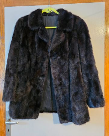 Eleganter Nerzmantel / Pelzmantel