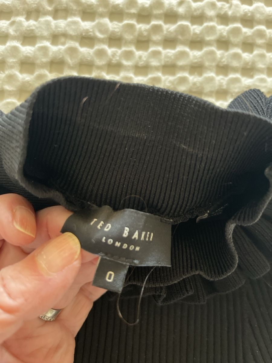 Maglioni & Felpe: Très élégant Ted Baker pull noir côtelé, TXS – Nuovo (secondo la descrizione) da Crans VS venduto da Vera3014 3