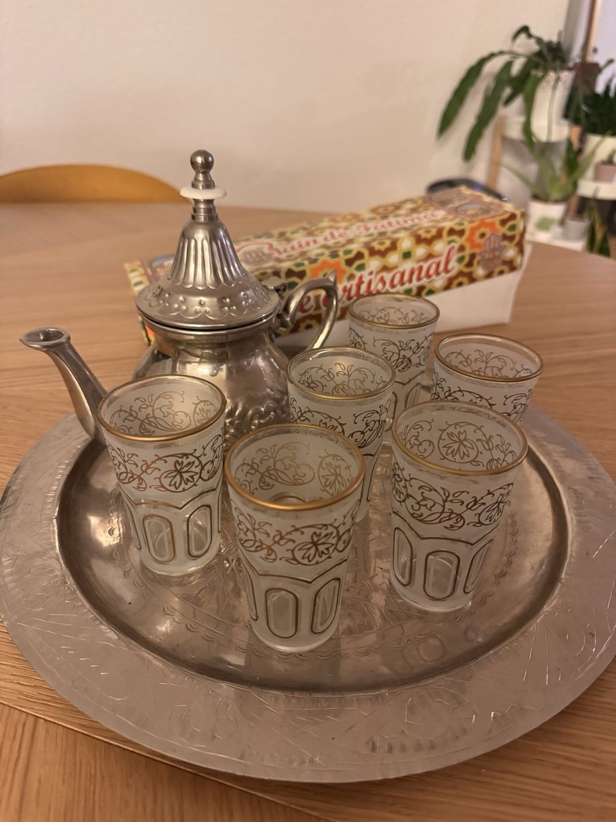 Teiere: Moroccan teapot, tray and glasses – Usato da Zürich venduto da cel_k6gj
