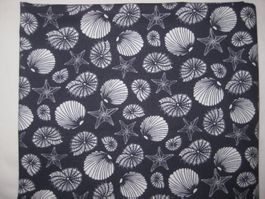 Baumwollstoff dunkelblau mit Muscheln und Seesternen