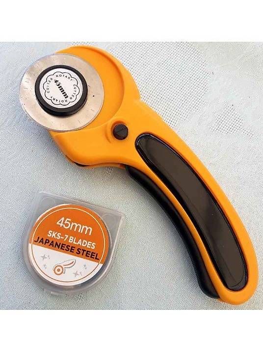 Coltelli da cucina: Rollmesser 45mm mit 5 Stk. Ersatzmesser – Nuovo e nell'imballaggio originale da St. Margrethen SG venduto da Plotterfolien-Shop 1