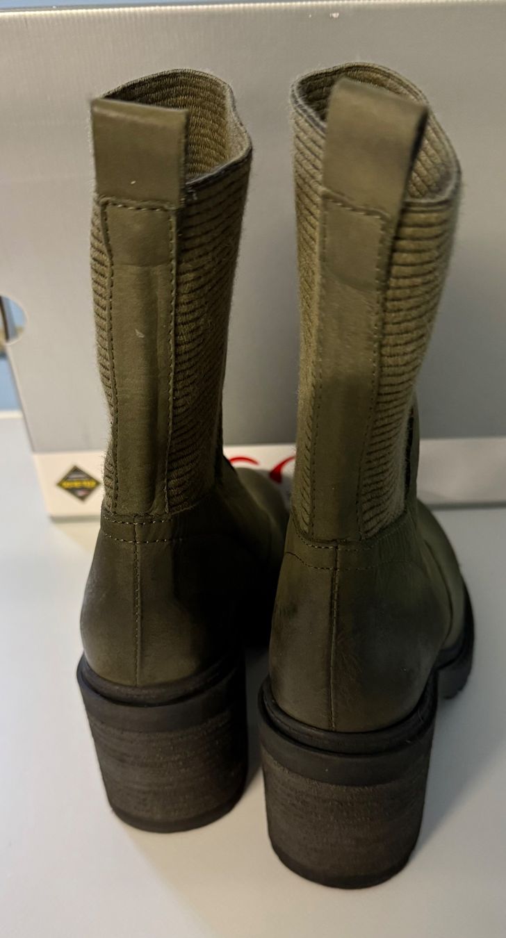 Scarpe da donna: Leder Stiefeltten neuwertig  Gr. 38 – Usato da Pfäffikon ZH venduto da Margot1 2