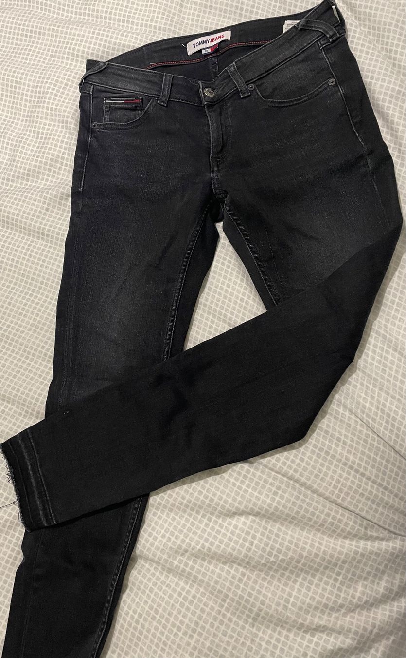 Tommy Hilfiger Jeans: Tommy Hilfilger – Gebraucht aus HORGEN von paris007 3