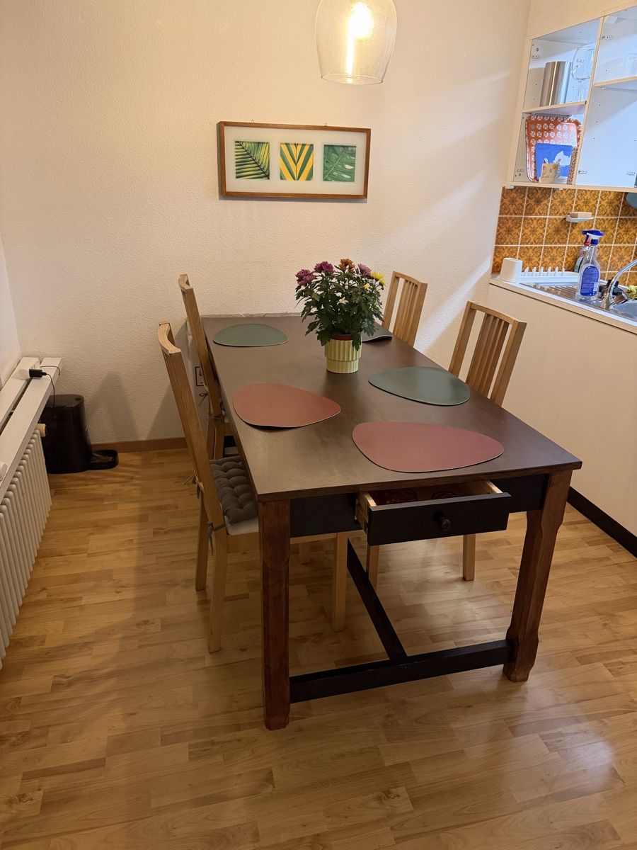 Set de table et chaises: Tisch + 4 Stühle – D'occasion à Zürich par can_5mdb 1