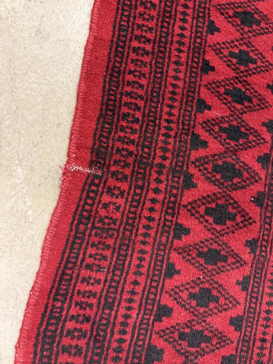 Teppiche: Teppich rot-schwarz gemustert mit Fransen ca. 282x191cm – Gebraucht aus Strengelbach von RaenAntikDesign 3