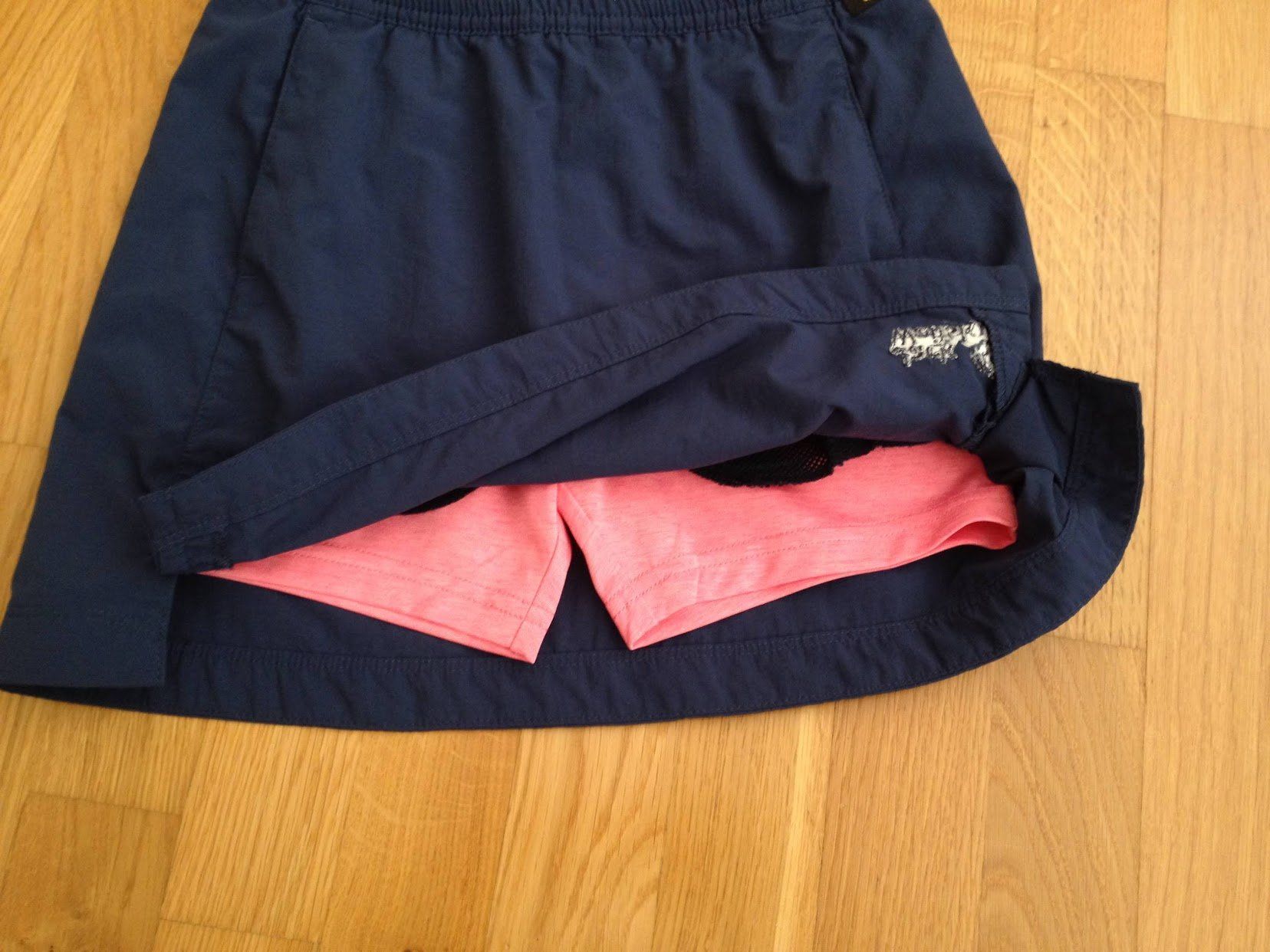 Vestiti & Gonne: Sport Short-Rock – Usato da Dübendorf venduto da Fip05 1