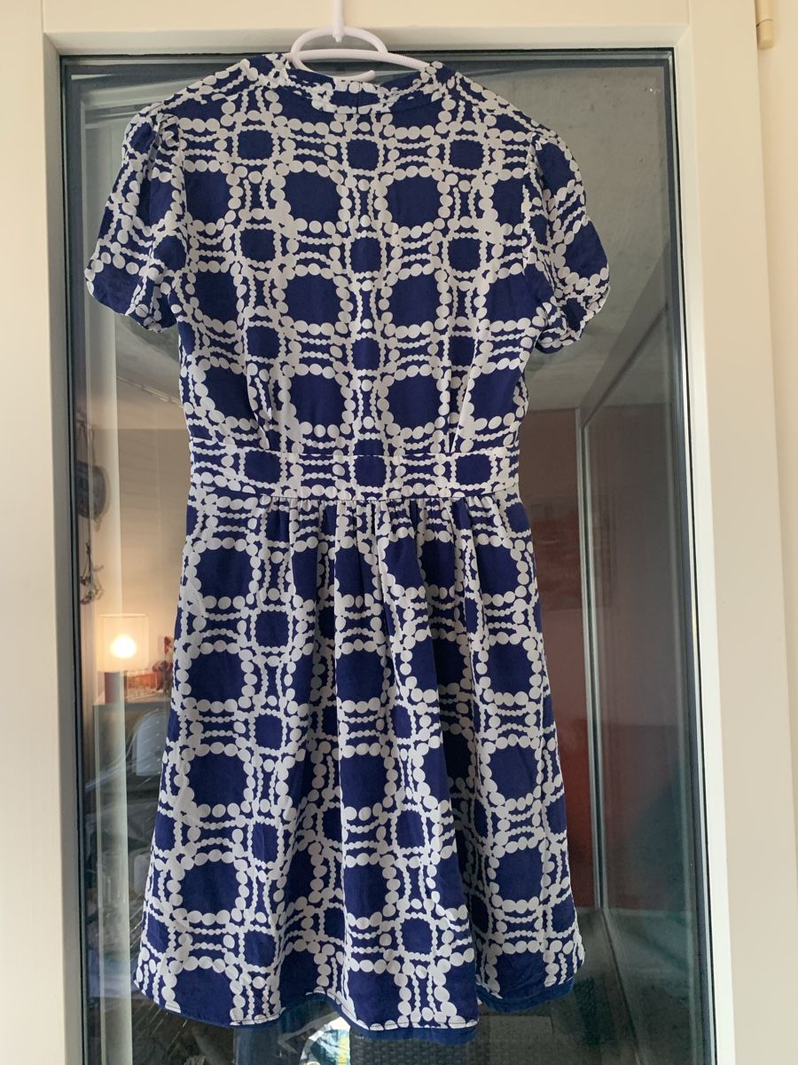 Marc Jacobs Kleider: Robe d'été Marc Jacobs, taille 6, bleu et blanche – Gebraucht aus Lausanne von EliseH 1