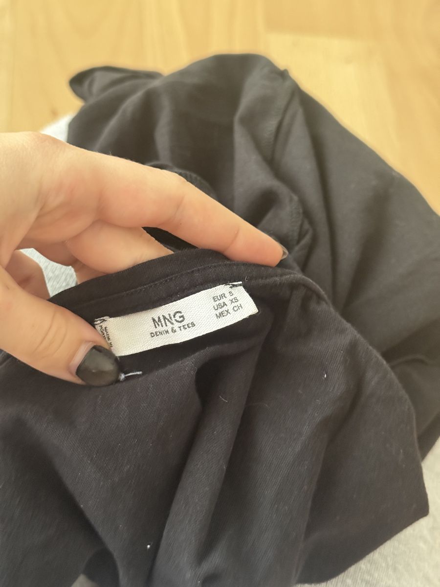 Mango T-Shirts: 2 Mango Black T-Shirts – Gebraucht aus Sattel von Zlata1 3