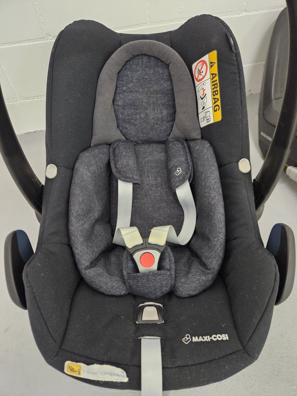 Maxi-Cosi Seggiolini per auto: Maxi-Cosi Babyschale Rock mit Isofix-Basis – Usato da Meilen venduto da Mikrama 3