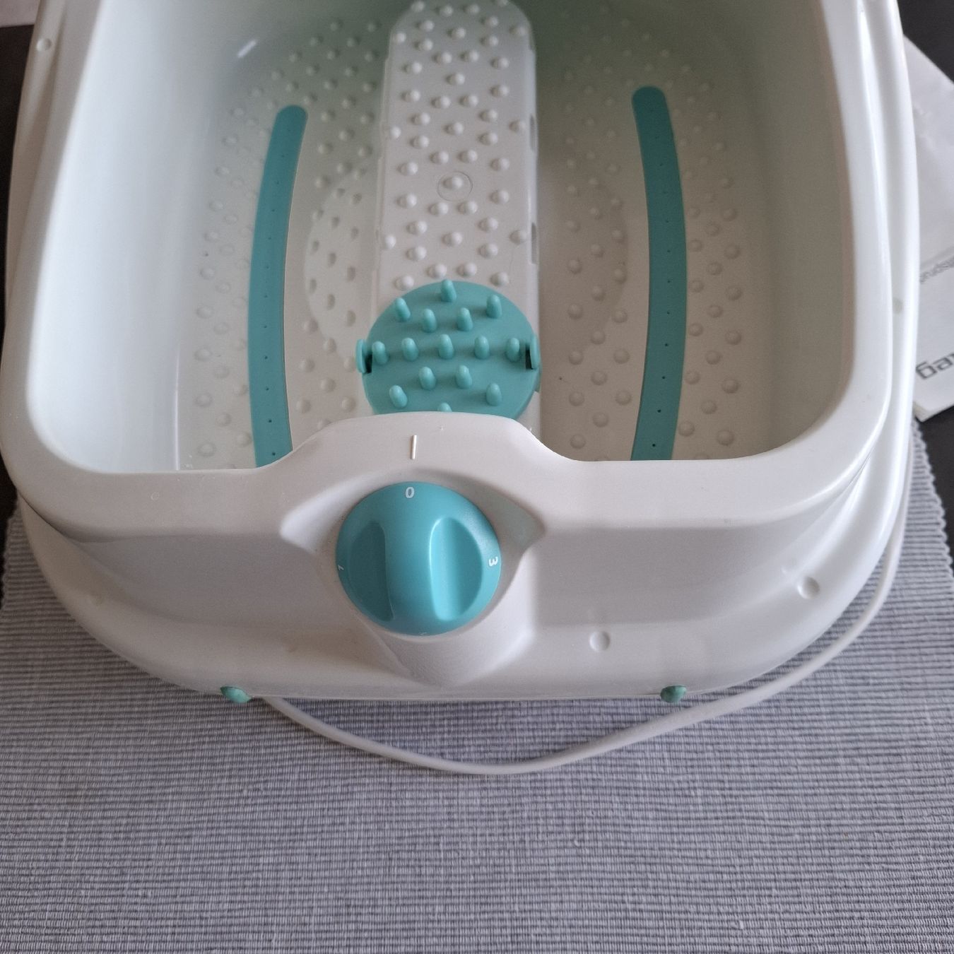 Dispositivi per massaggi: Privileg Fussmassagebad mit Sprudelfunktion, – Usato da Emmen venduto da Tigerlady 3