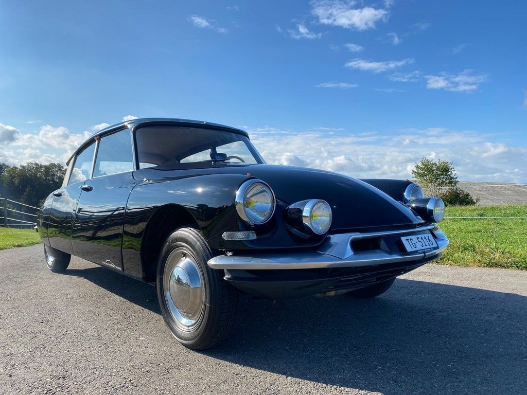 Citroën Autos: Citroen ID/DS zu Verkaufen – Defekt aus Wagerswil von  1